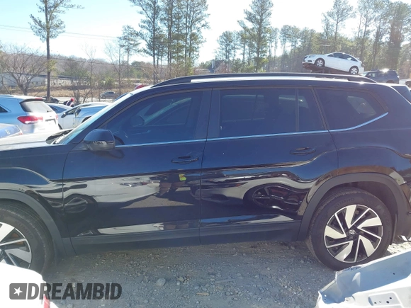 2024 Volkswagen Atlas SE с VIN 1V2JR2CA8RC622379, выставлен на аукционе IAAI как лот 41650590 с пробегом 5 962 миль миль и . История ставок и продаж доступна на DreamBid. Изображение 14.