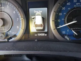 2018 Toyota Sienna XLE with VIN 5TDDZ3DC9JS207367, listed as a IAAI auction lot 41877615 with 104,500 mi miles. Bid and sale history available at carsss.com. Image 15.