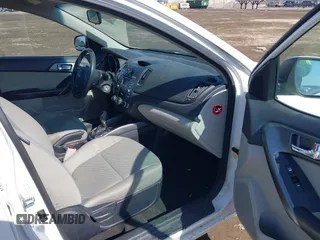 2013 Kia Forte EX with VIN KNAFU4A20D5738442, listed as a IAAI auction lot 41763829 with 127,968 mi miles. Bid and sale history available at carsss.com. Image 5.