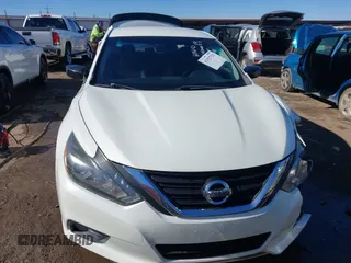 2017 Nissan Altima SV z VIN 1N4AL3AP6HC213060, wystawiony jako IAAI lot #41352725 z przebiegiem 163 692 mil mil oraz . Historia ofert i sprzedaży dostępna na DreamBid. Obrazek 12.