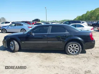2008 Chrysler 300 Touring with VIN 2C3LA53G78H272475, listed as a IAAI auction lot 41998387 with 177,858 mi miles. Bid and sale history available at carsss.com. Image 13.