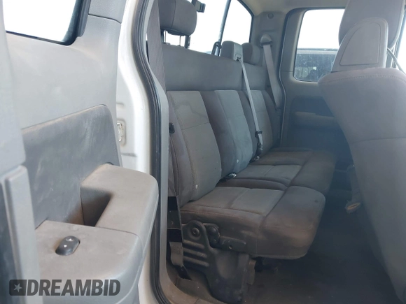 2004 Ford F-150 STX z VIN 1FTRX12W54NA86070, wystawiony jako IAAI lot #42714603 z przebiegiem 293 183 mil mil oraz . Historia ofert i sprzedaży dostępna na DreamBid. Obrazek 8.