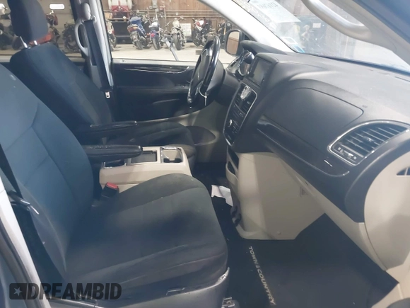 2011 Chrysler Town & Country Touring with VIN 2A4RR5DG4BR779844, listed as a IAAI auction lot 42167693 with 272,502 mi miles and . Bid and sale history available at DreamBid. Image 5.