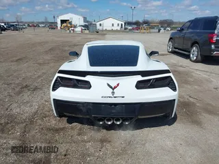 2015 Chevrolet Corvette Z51 3LT z VIN 1G1YM2D74F5103775, wystawiony jako IAAI lot #41810409 z przebiegiem 29 000 mil mil oraz . Historia ofert i sprzedaży dostępna na DreamBid. Obrazek 16.