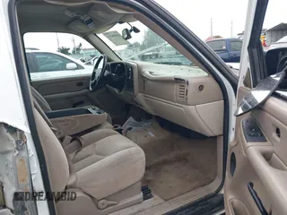 2004 Chevrolet Tahoe LS with VIN 1GNEC13Z94R265831, listed as a IAAI auction lot 41840133 with 176,219 mi miles and . Bid and sale history available at DreamBid. Image 5.
