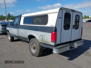1995 Ford F-250 с VIN 2FTHF25H9SCA43128, выставлен на аукционе IAAI как лот 42374970 с пробегом Не указан миль и . История ставок и продаж доступна на DreamBid. Изображение 3.