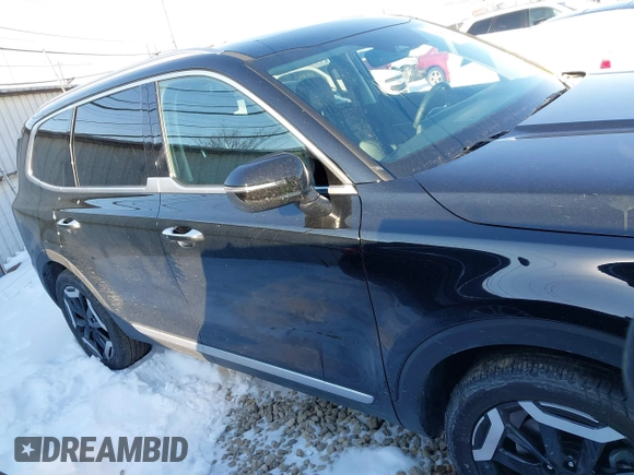2025 Kia Telluride S with VIN 5XYP64GC3SG576327, listed as a IAAI auction lot 41263250 with 3,774 mi miles and . Bid and sale history available at DreamBid. Image 13.