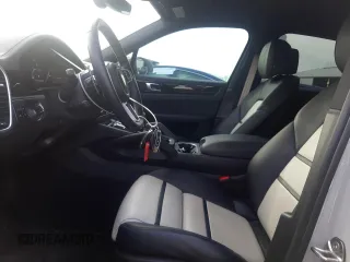 2020 Porsche Cayenne z VIN WP1AA2AY1LDA10064, wystawiony jako Copart lot #73385652 z przebiegiem 14 048 mil mil oraz . Historia ofert i sprzedaży dostępna na DreamBid. Obrazek 7.