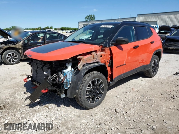 2020 Jeep Compass Trailhawk z VIN 3C4NJDDB2LT108889, wystawiony jako Copart lot #57434325 z przebiegiem 48 297 mil mil oraz Szkoda całkowita • Salvage title. Historia ofert i sprzedaży dostępna na DreamBid. Obrazek 1.