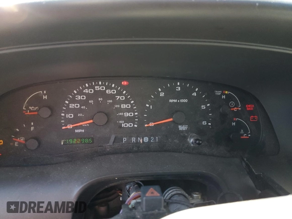 2002 Ford Excursion XLT z VIN 1FMNU41S72EB48066, wystawiony jako Copart lot #87483144 z przebiegiem 192 298 mil mil oraz Szkoda całkowita • Salvage title. Historia ofert i sprzedaży dostępna na DreamBid. Obrazek 9.