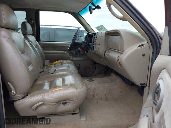 1997 Chevrolet Silverado 1500 with VIN 2GCEK19R2V1207315, listed as a IAAI auction lot 42058123 with 177,203 mi miles and . Bid and sale history available at DreamBid. Image 5.