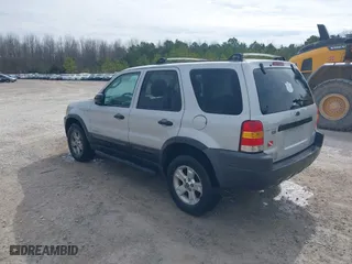 2002 Ford Escape XLT Choice with VIN 1FMYU03162KA14399, listed as a IAAI auction lot 41493956 with 265,123 mi miles. Bid and sale history available at carsss.com. Image 3.