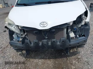 2013 Toyota Sienna LE AAS with VIN 5TDKK3DC6DS351233, listed as a IAAI auction lot 42652981 with 385,791 mi miles and . Bid and sale history available at DreamBid. Image 6.