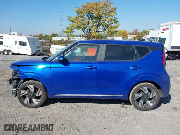 2023 Kia Soul GT-Line with VIN KNDJ53AU3P7208352, listed as a IAAI auction lot 40664100 with 7,484 mi miles. Bid and sale history available at carsss.com. Image 15.