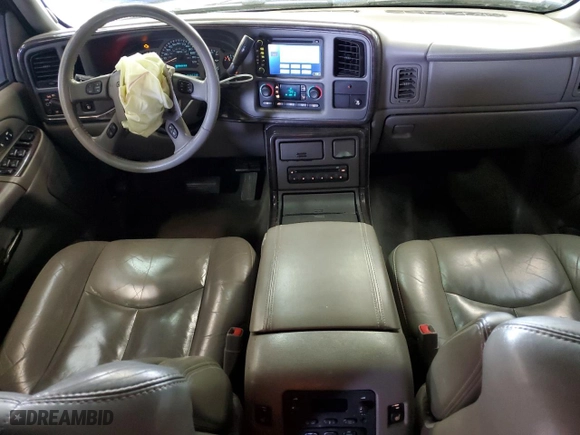 2005 GMC Yukon Denali with VIN 1GKEK63U25J140347, listed as a Copart auction lot 73435764 with 161,028 mi miles and Salvage Title. Bid and sale history available at carsss.com. Image 8.