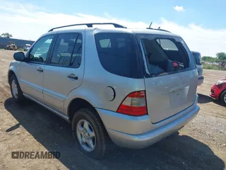 2001 Mercedes-Benz M 320/430/500 with VIN 4JGAB54E71A284509, listed as a IAAI auction lot 42637984 with 183,496 mi miles and . Bid and sale history available at DreamBid. Image 3.