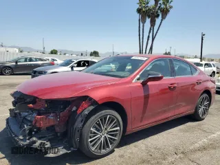 2025 Lexus ES 300h with VIN 58ADA1C17SU059698, listed as a Copart auction lot 55942405 with 1,510 mi miles and Salvage title. Bid and sale history available at DreamBid. Image 1.