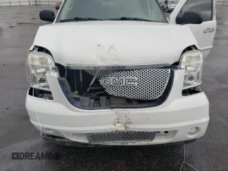 2008 GMC Yukon Denali with VIN 1GKFK63898J117949, listed as a Copart auction lot 52685705 with 179,254 mi miles and Salvage title. Bid and sale history available at DreamBid. Image 14.