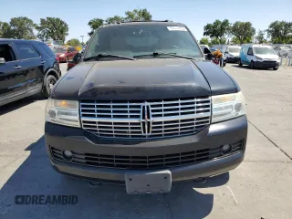 2011 Lincoln Navigator z VIN 5LMJJ3J50BEJ10042, wystawiony jako Copart lot #60849625 z przebiegiem 89 264 mil mil oraz Szkoda całkowita • Salvage title. Historia ofert i sprzedaży dostępna na DreamBid. Obrazek 5.