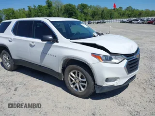 2018 Chevrolet Traverse LS z VIN 1GNERFKW7JJ237569, wystawiony jako IAAI lot #42049198 z przebiegiem 285 567 mil mil oraz . Historia ofert i sprzedaży dostępna na DreamBid. Obrazek 1.