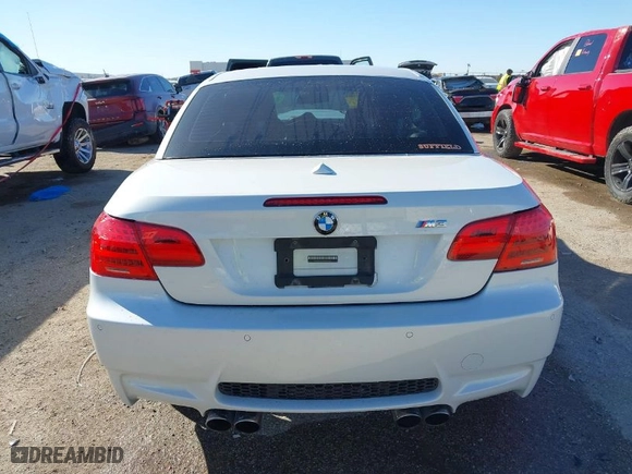 2011 BMW M3 with VIN WBSDX9C55BE584662, listed as a IAAI auction lot 41699373 with 57,744 mi miles. Bid and sale history available at carsss.com. Image 17.