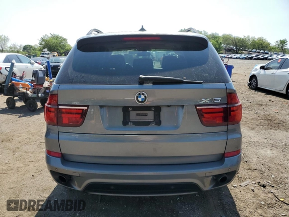 2011 BMW X5 35i z VIN 5UXZV4C55BL413040, wystawiony jako Copart lot #55246415 z przebiegiem 184 352 mil mil oraz Czysty tytuł • Clean title. Historia ofert i sprzedaży dostępna na DreamBid. Obrazek 6.