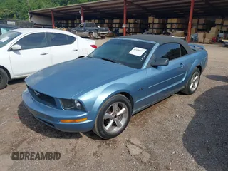 2006 Ford Mustang Standard z VIN 1ZVFT84NX65184801, wystawiony jako IAAI lot #42490407 z przebiegiem 207 792 mil mil oraz . Historia ofert i sprzedaży dostępna na DreamBid. Obrazek 2.