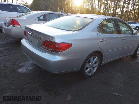2005 Lexus ES 330 with VIN JTHBA30G355067558, listed as a IAAI auction lot 41273706 with 202,361 mi miles. Bid and sale history available at carsss.com. Image 4.