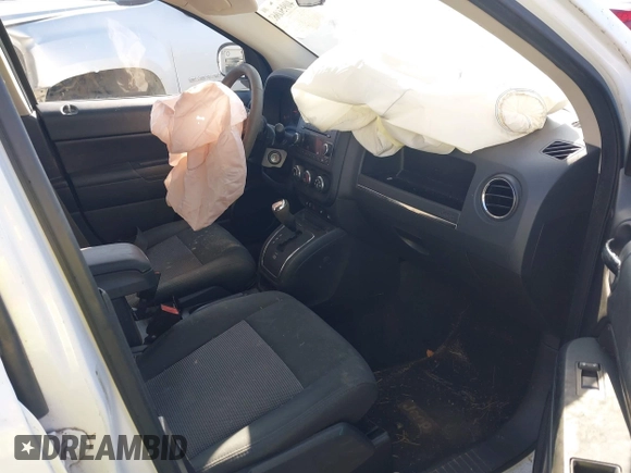 2012 Jeep Compass Latitude with VIN 1C4NJCEA2CD706809, listed as a IAAI auction lot 40956063 with 159,976 mi miles and . Bid and sale history available at carsss.com. Image 5.