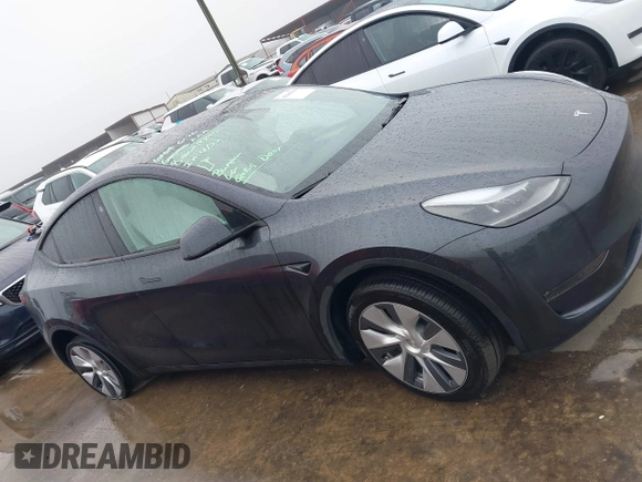 2024 Tesla Model Y Long Range z VIN 7SAYGDEE5RA260614, wystawiony jako IAAI lot #42191551 z przebiegiem 16 375 mil mil oraz . Historia ofert i sprzedaży dostępna na DreamBid. Obrazek 13.