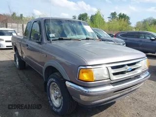 1997 Ford Ranger XLT with VIN 1FTCR15X5VPA26414, listed as a IAAI auction lot 42152221 with 182,487 mi miles. Bid and sale history available at carsss.com. Image 1.
