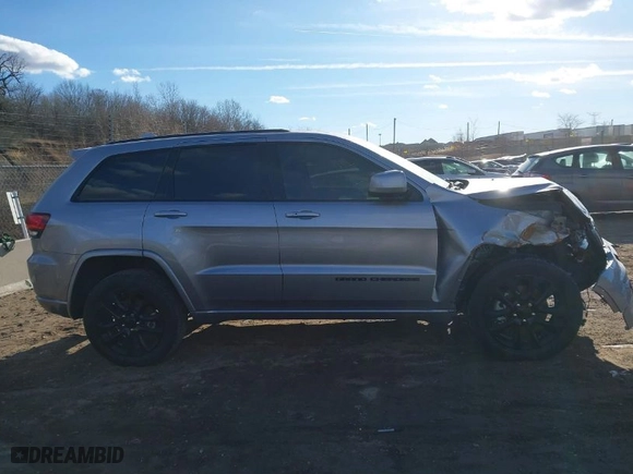 2021 Jeep Grand Cherokee Laredo X with VIN 1C4RJFAG5MC617174, listed as a IAAI auction lot 41468102 with 30,594 mi miles. Bid and sale history available at carsss.com. Image 13.
