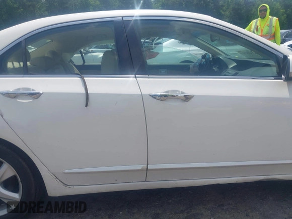2009 Acura TSX with VIN JH4CU26629C032953, listed as a IAAI auction lot 42549823 with 236,297 mi miles and . Bid and sale history available at DreamBid. Image 14.