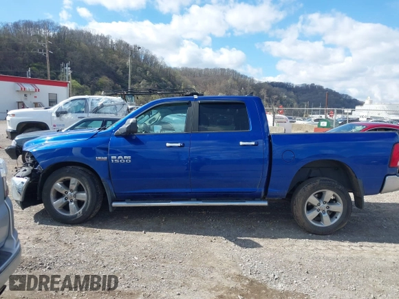 2015 Ram 1500 Big Horn z VIN 1C6RR7LT0FS595755, wystawiony jako IAAI lot #41990415 z przebiegiem 175 888 mil mil oraz . Historia ofert i sprzedaży dostępna na DreamBid. Obrazek 14.