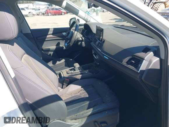 2021 Audi Q5 Premium with VIN WA1AAAFY6M2045811, listed as a IAAI auction lot 41750550 with 9,563 mi miles and . Bid and sale history available at DreamBid. Image 5.