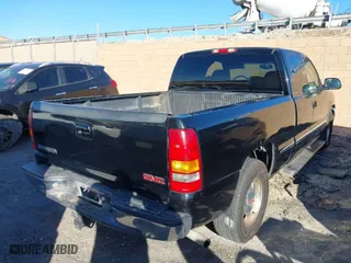 2002 GMC Sierra 1500 SLE with VIN 2GTEC19T121415612, listed as a IAAI auction lot 41371998 with 1 mi miles. Bid and sale history available at carsss.com. Image 4.