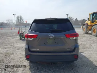 2018 Toyota Highlander SE with VIN 5TDJZRFH8JS530792, listed as a IAAI auction lot 42054634 with 272,748 mi miles and . Bid and sale history available at DreamBid. Image 16.