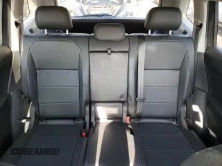 2018 Volkswagen Tiguan SEL z VIN 3VV2B7AX0JM013659, wystawiony jako Copart lot #54154665 z przebiegiem 86 603 mil mil oraz Szkoda całkowita • Salvage title. Historia ofert i sprzedaży dostępna na DreamBid. Obrazek 10.