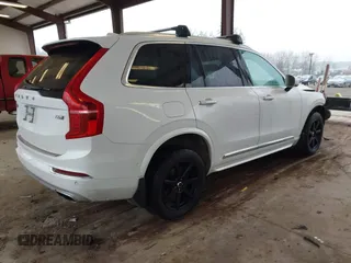2018 Volvo XC90 Inscription with VIN YV4A22PL5J1388636, listed as a IAAI auction lot 41313782 with 59,859 mi miles. Bid and sale history available at carsss.com. Image 4.