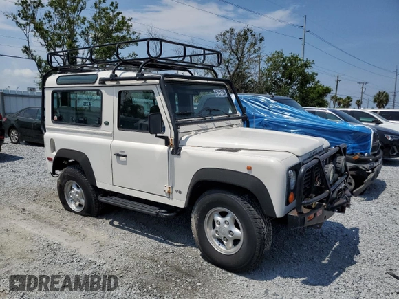 1997 Land Rover Defender with VIN SALDV3241VA126530, listed as a Copart auction lot 57291725 with Not provided miles and Clean title. Bid and sale history available at DreamBid. Image 4.