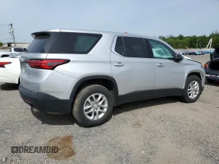 2022 Chevrolet Traverse LS z VIN 1GNERFKW4NJ170399, wystawiony jako Copart lot #58354155 z przebiegiem 29 136 mil mil oraz Czysty tytuł • Clean title. Historia ofert i sprzedaży dostępna na DreamBid. Obrazek 3.