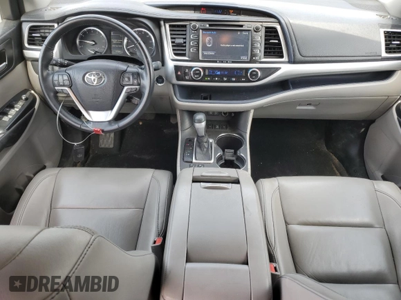 2017 Toyota Highlander XLE with VIN 5TDJZRFH5HS518593, listed as a Copart auction lot 56693565 with 97,686 mi miles and Salvage title. Bid and sale history available at DreamBid. Image 8.