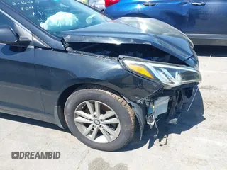2015 Hyundai Sonata SE z VIN 5NPE24AF1FH210063, wystawiony jako IAAI lot #42053555 z przebiegiem 179 178 mil mil oraz . Historia ofert i sprzedaży dostępna na DreamBid. Obrazek 13.