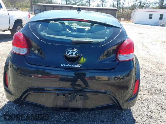 2013 Hyundai Veloster w/Gray Int with VIN KMHTC6AD9DU137473, listed as a IAAI auction lot 41846203 with 67,781 mi miles. Bid and sale history available at carsss.com. Image 16.