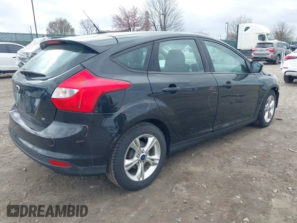 2014 Ford Focus SE with VIN 1FADP3K20EL308990, listed as a IAAI auction lot 41914825 with 33,498 mi miles. Bid and sale history available at carsss.com. Image 4.