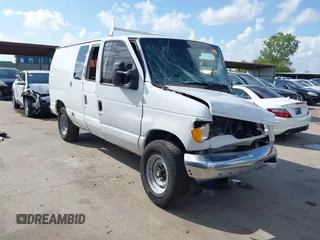 2007 Ford Econoline Cargo Commercial z VIN 1FTNE24W97DB27351, wystawiony jako IAAI lot #37935318 z przebiegiem 155 141 mil mil oraz . Historia ofert i sprzedaży dostępna na DreamBid. Obrazek 1.