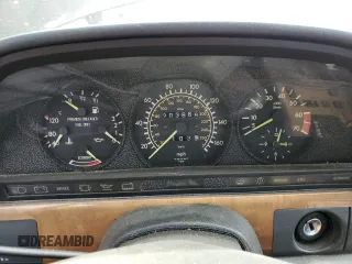 1987 Mercedes-Benz 560 with VIN WDBCA39D4HA360359, listed as a Copart auction lot 80772324 with 203,669 mi miles and Clean Title. Bid and sale history available at DreamBid. Image 9.