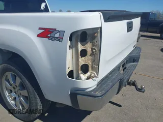 2009 GMC Sierra 1500 SLE with VIN 1GTEK29089Z267703, listed as a IAAI auction lot 41811975 with 250,825 mi miles and . Bid and sale history available at DreamBid. Image 18.