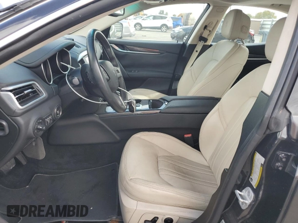 2015 Maserati Ghibli z VIN ZAM57XSA5F1129866, wystawiony jako Copart lot #51738015 z przebiegiem Nie podano mil oraz Szkoda całkowita • Salvage title. Historia ofert i sprzedaży dostępna na DreamBid. Obrazek 7.