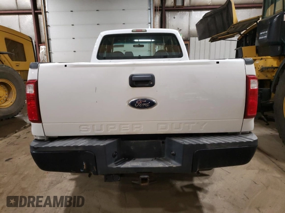 2010 Ford F-250 XL z VIN 1FTSX2B59AEA18879, wystawiony jako Copart lot #55855695 z przebiegiem 139 494 mil mil oraz Tytuł czysty. Historia ofert i sprzedaży dostępna na DreamBid. Obrazek 6.